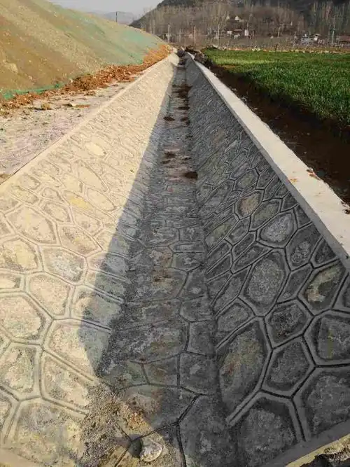 项目描述  护坡/边坡  找浆彻片石工人/地址山东枣庄/联系电话