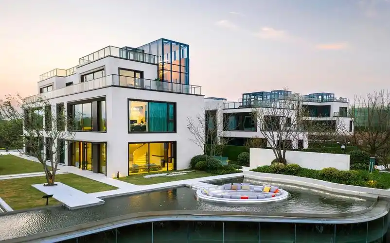 财经 正文地产行业进入白银时代,规模开发将逐步过渡到精细运营,景瑞