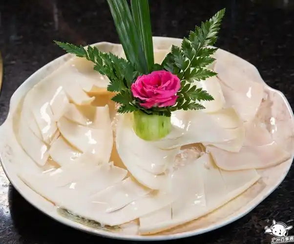 终身7折卡免费送一家20年四川火锅老炮能如此骚气侧漏引万千少女尖叫