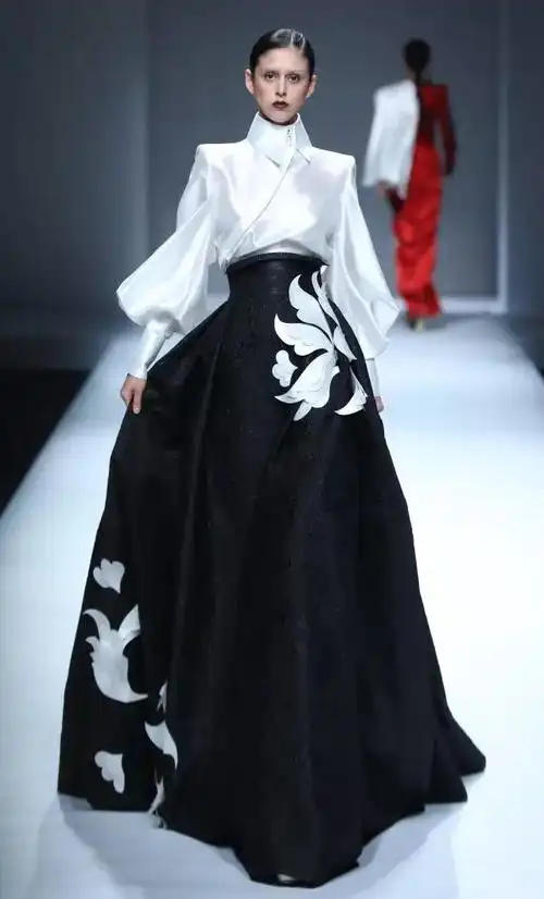 是怎样的中国风时装引得天使之路选手纷纷打call