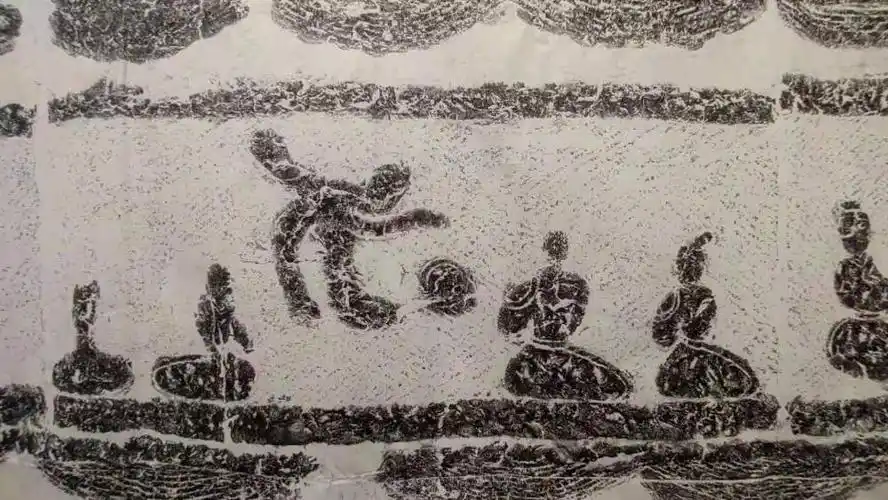 这些拓片里的蹴鞠原来最早是练兵用的