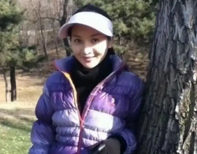 回顾王奎荣:68岁娶小37岁饶芯语,71岁老来得女,如今怎么样了?