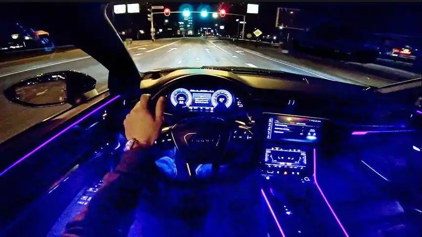 第一视角 2019 奥迪a7 sportback - 夜间驾驶 - 环境氛围灯