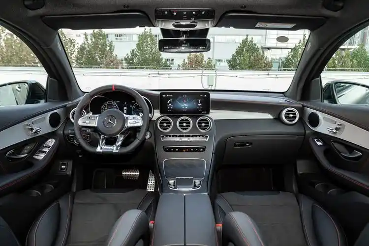 2022款 奔驰glc轿跑 amg amg glc 43 4matic 轿跑suv内饰