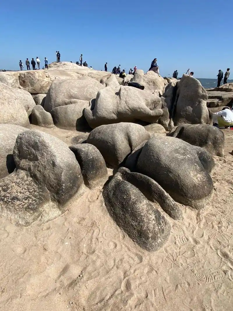 北戴河老虎石海上公园 河北省秦皇岛市北戴河老虎石海上公园:巨石延伸