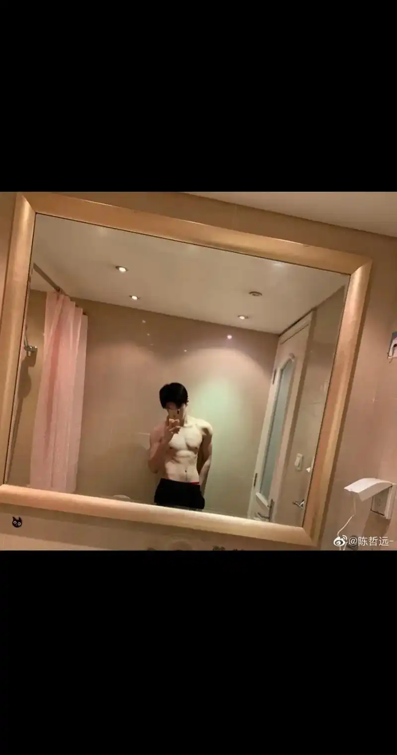 陈哲远 #腹肌 #这谁顶得住啊 #可狼可奶  #理想型 把 - 抖音