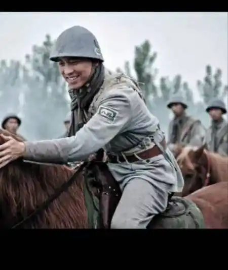 有谁知道这个人是谁,他好像演过很多抗战剧,还有