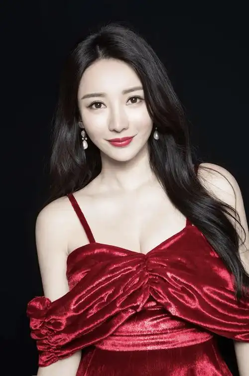 她自爆经常被性骚扰._柳岩_个人_演艺圈