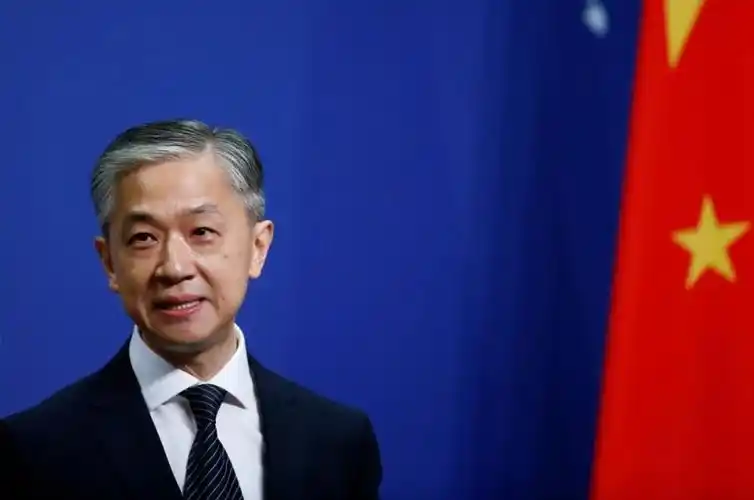 正如外交部发言人汪文斌在2020年12月31日用英语,法语,俄语,阿拉伯语