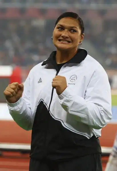 瓦莱丽-亚当斯(新西兰铅球选手,2008年奥林匹克运动会金牌得主,新西兰