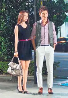 传李毓芬探班邱泽互动亲密 唐嫣粉丝骂其小三