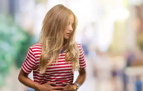 心里难受痛苦图片