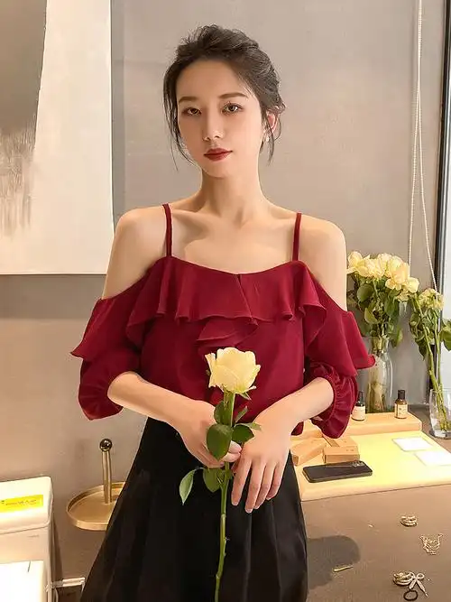 黑色吊带露肩上衣女夏一字领气质露锁骨荷叶边宽松显瘦中袖雪纺衫