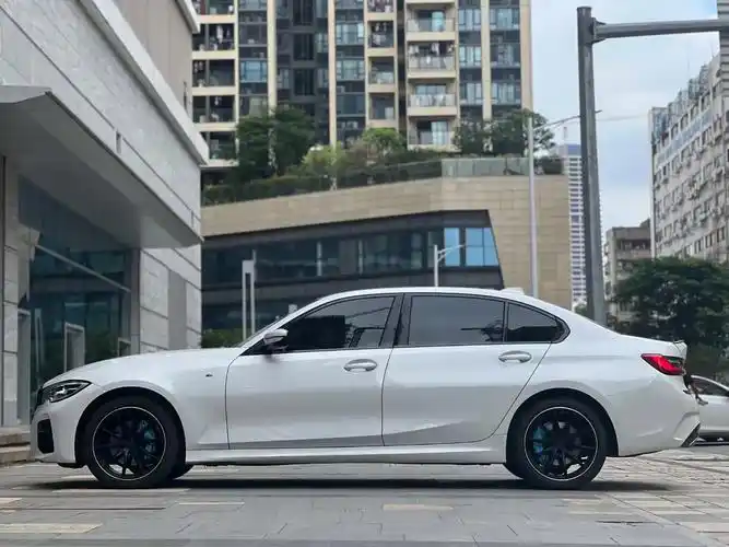 2021宝马320li,价格实惠.【弘信车型】2021款 宝 - 抖音