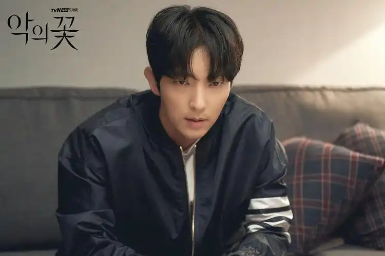 恶之花真好看李准基太帅了