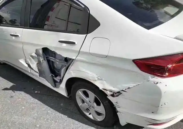 昨天的车祸现场照片,能不能充分说明日本车皮太薄了?