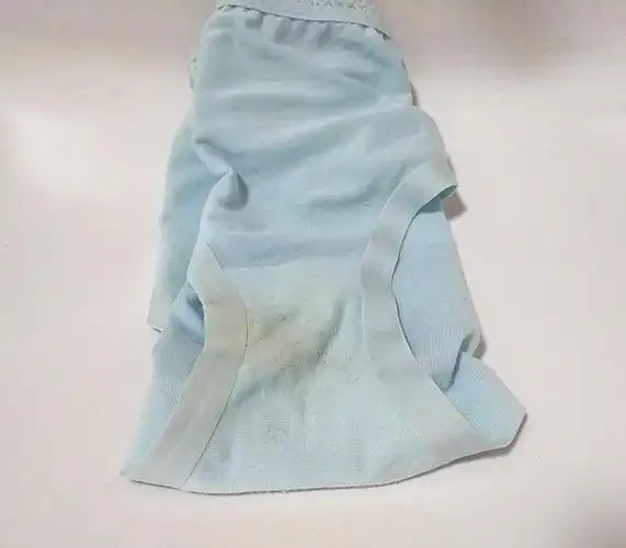 污渍经过了笑脸科技内裤洗护机的洗涤完全消失,一点污渍的痕迹都没有