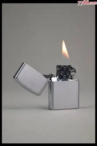 日本烟具男女2只套装煤油打火机点火器功能良好经典zippo样式礼品