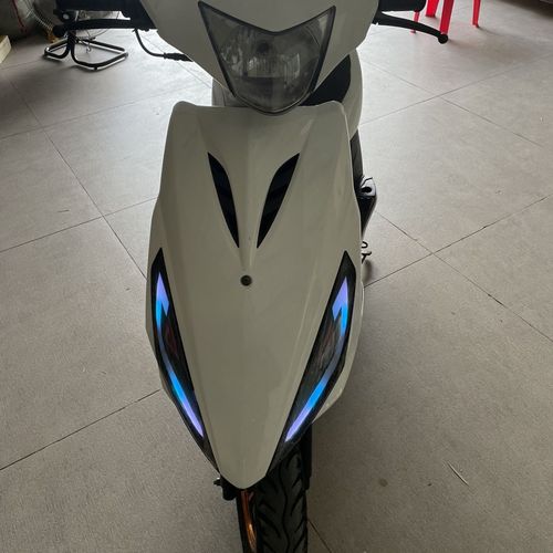 二手国产白幽灵鬼火125c改装女装踏板式上班代步燃油四冲程摩托车