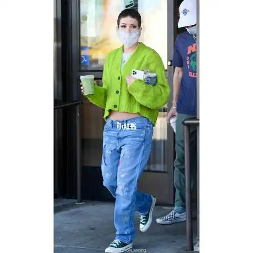 怀有身孕的halsey猴西和男友街拍