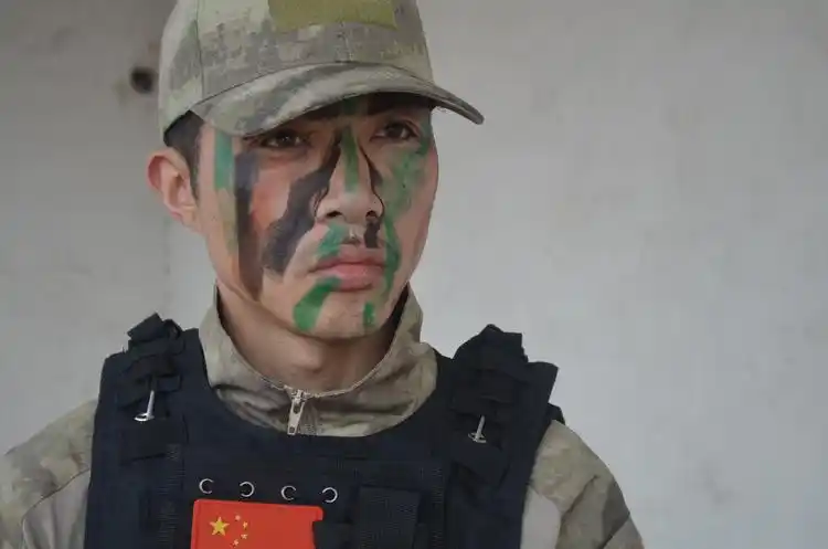 三色迷彩化妆油 伪装油彩球迷cs野战伪面部 训练演出油彩_江西文轩