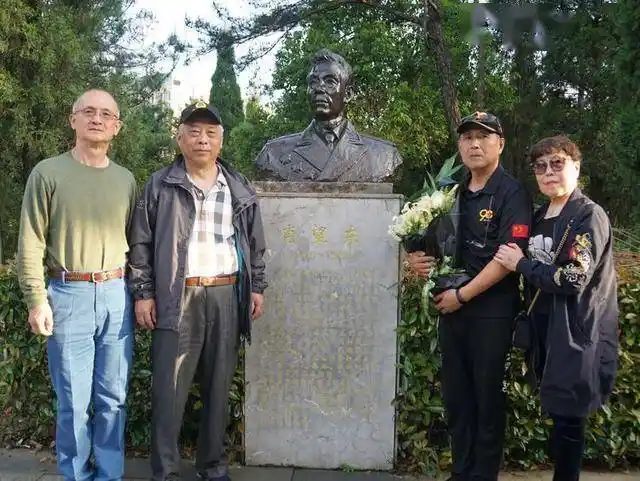 女儿回家下大雪,秘书说派专车接,开国中将不肯:下刀子也不能派