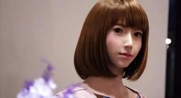 33岁男子花费3万英镑,打造出机器人女友|李忠|图灵|人工智能|人形