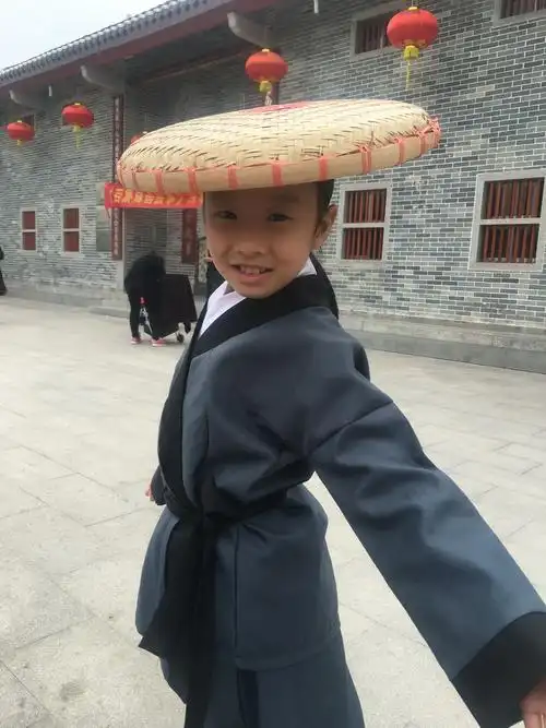 p>王可欣,演员,歌手,主持人,腾讯音乐人,《童卫工程》小演员,个人