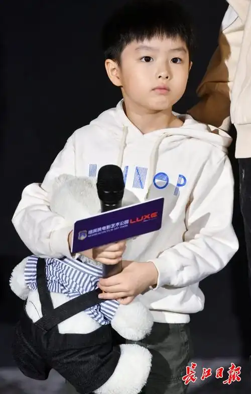 《温暖的抱抱》31日上映,"完美主义者"常远导演处女秀