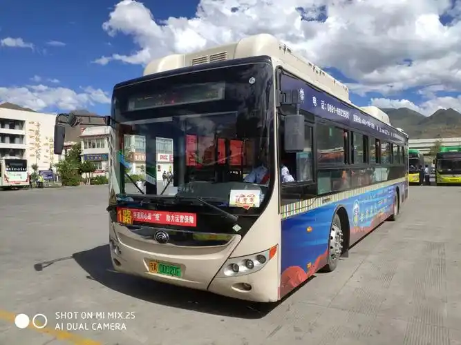 拉萨公交为高考助力