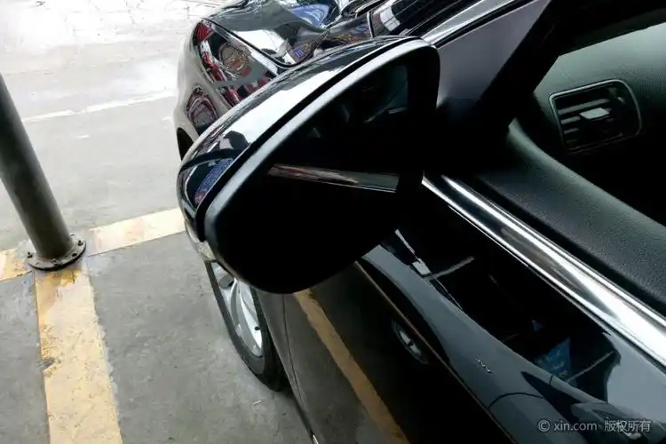 大众迈腾后视镜面