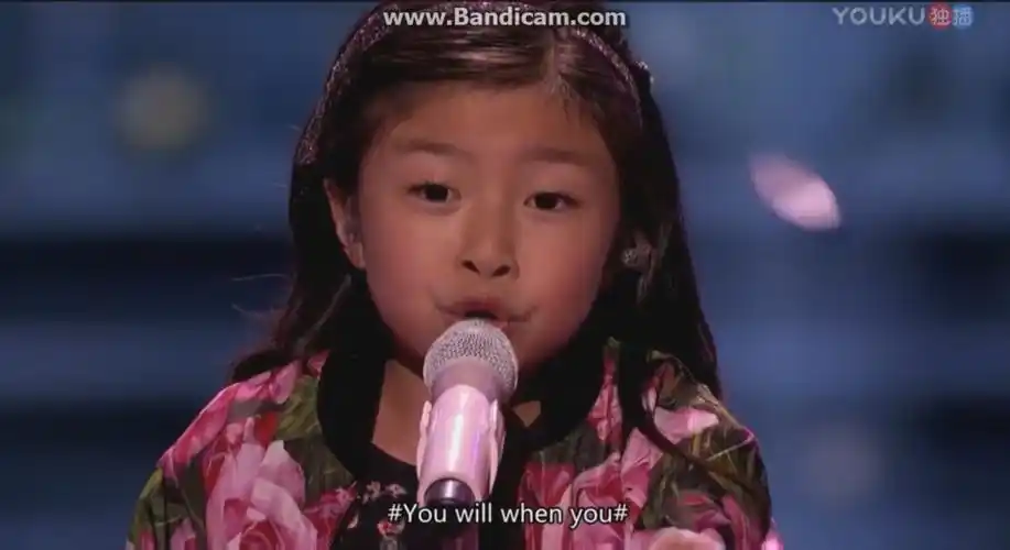 歌曲[超话]# 9岁小女孩拥有天籁之音,完全可以媲美顶尖歌手!