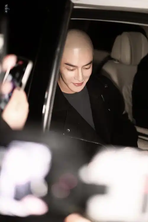 夏之光光头造型##夏之光光头