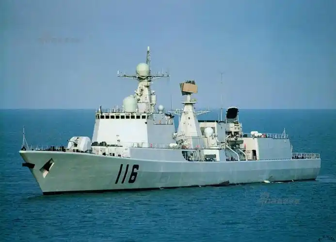 1 / 12 近日,有网友上传了051c型驱逐舰大改版想象图,cg图上,该舰采用