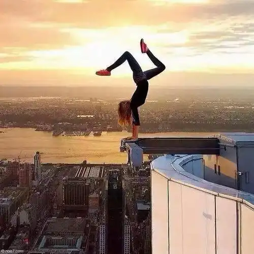 一言不合就倒立,倒立之美在于,让你比同龄人都年轻!