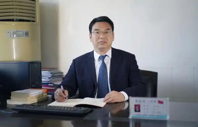 李建春攸县第三中学林清河,正高级教师,中国楹联学会会员.