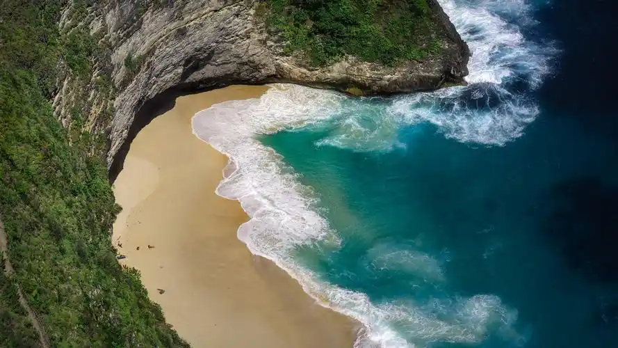 壁纸 美丽的沙滩,大海,海浪,努沙佩尼达岛 5120x2880 uhd 5k 高清壁纸