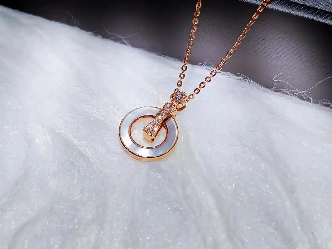 玫瑰金贝母项链.