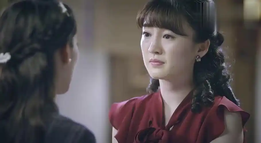 烈火刀影伊敏和小夏假扮情侣西餐厅约会,就是为了刺杀小鬼子