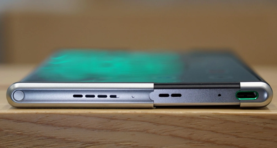 伸缩自如的手机oppox2021卷轴屏幕概念手机