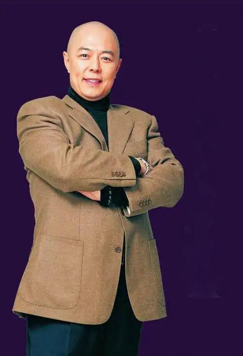 "皇帝专业户"张铁林,将暗恋自己的"铁粉"当女儿