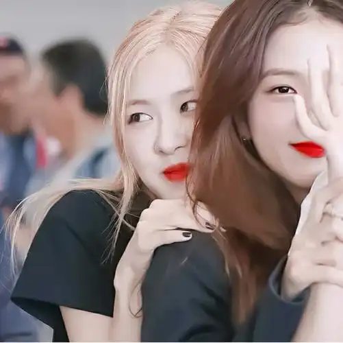 roséjisoolisa闺蜜头像