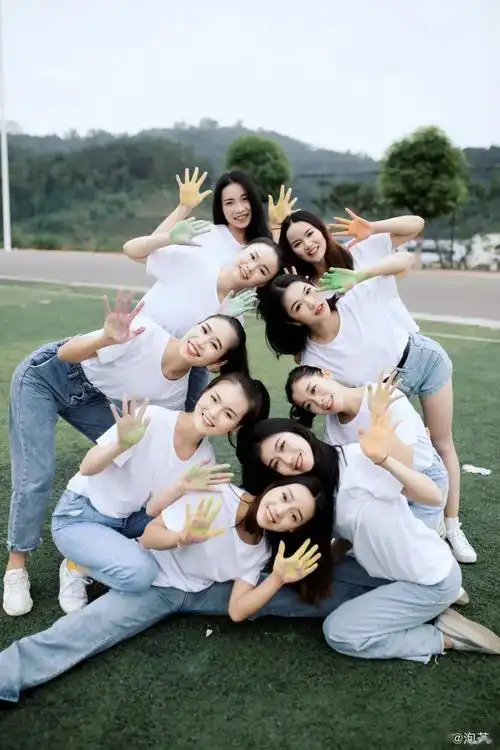 毕业照这么拍张张好看