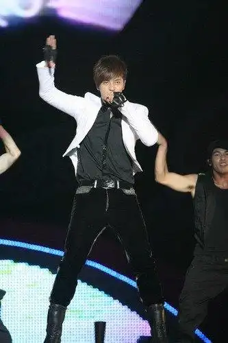 罗志祥演出忘词又笑场 炫酷舞王险些颜面扫地