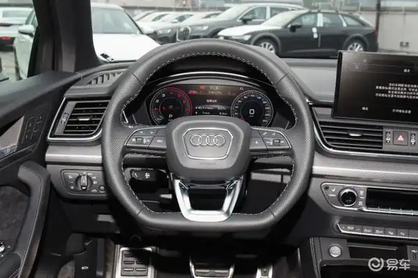 奥迪q5lsportback车头方向盘气囊