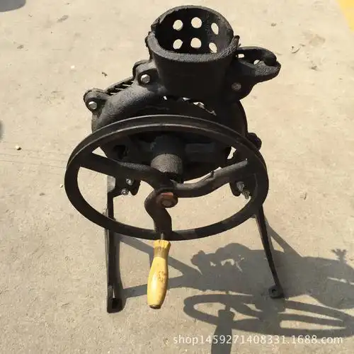 家用铸铁手摇式玉米脱粒机 轻巧方便玉米脱粒机 新款小型五金农具