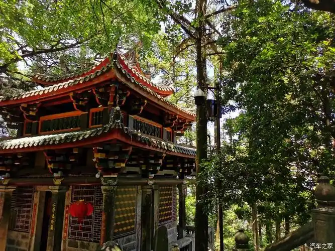 自驾x6崎岖山路,深山里的古寺庙祈福,风景很美