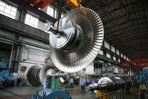 哈汽轮机厂生产的大型半速饱和蒸汽汽轮发电机组转子.资料片