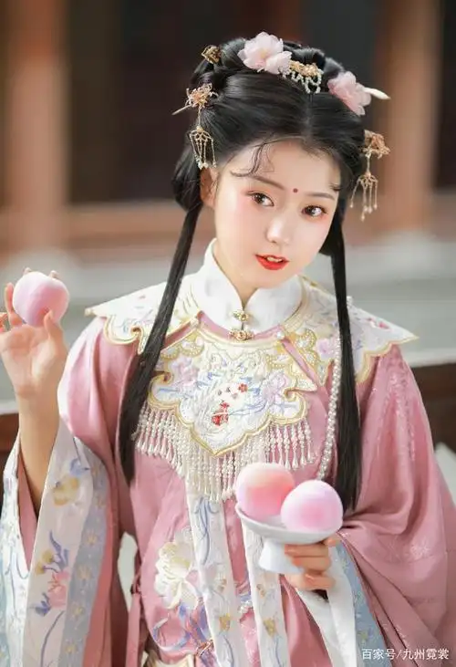 少女风满满的汉服套装,配色清新又可爱,带你重回十八岁