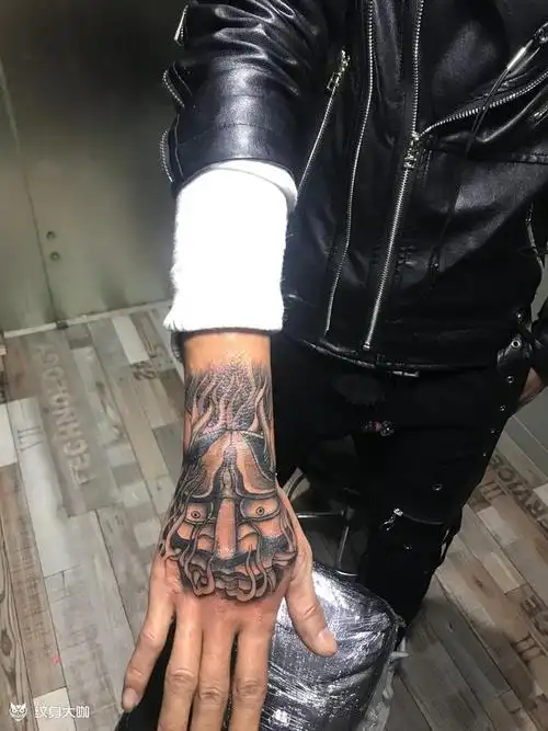 手背般若_纹身图案手稿图片_叶晓君的纹身作品集